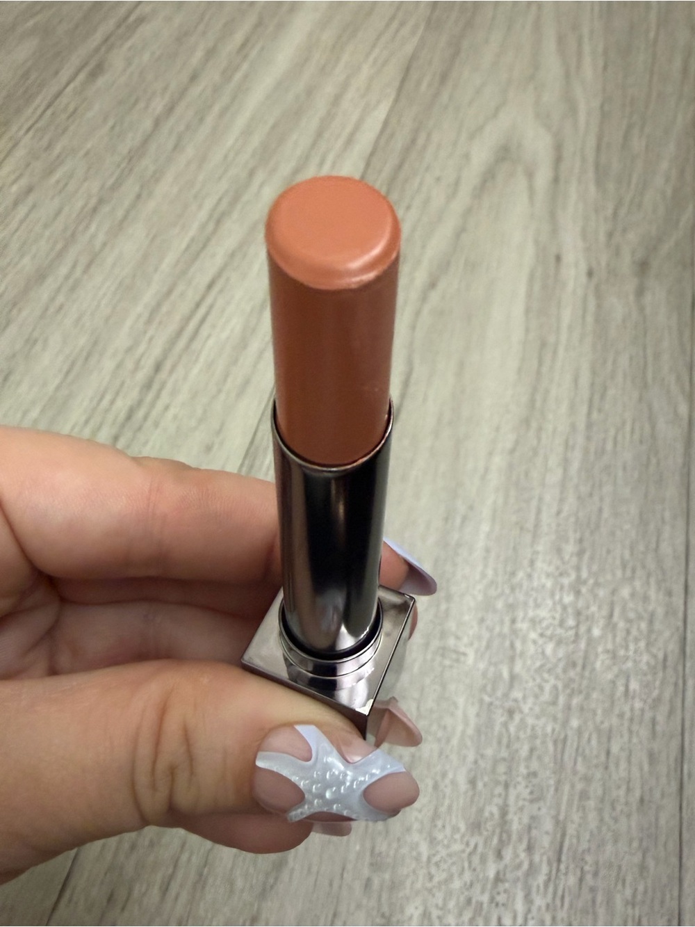New Burberry Kisses Sheer Lip Colour No. 201 Nude Beige